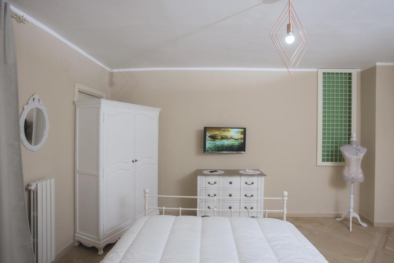 Piazza Dante Suites by Wonderful Italy Napoli Esterno foto
