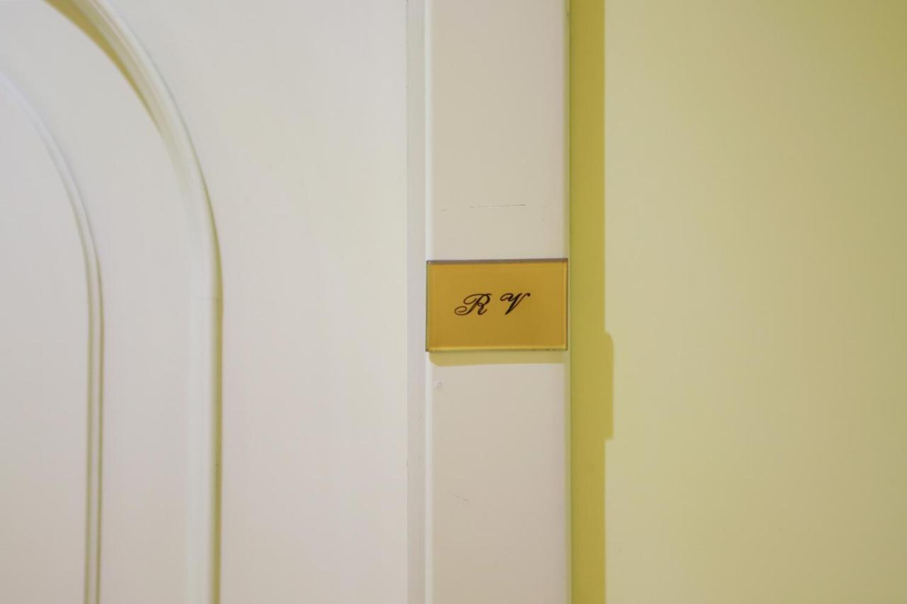Piazza Dante Suites by Wonderful Italy Napoli Esterno foto